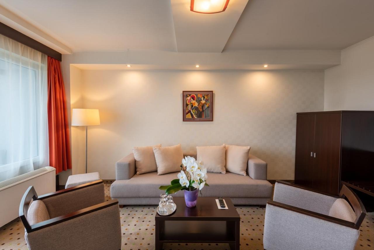 Hunguest Hotel 귤러 외부 사진