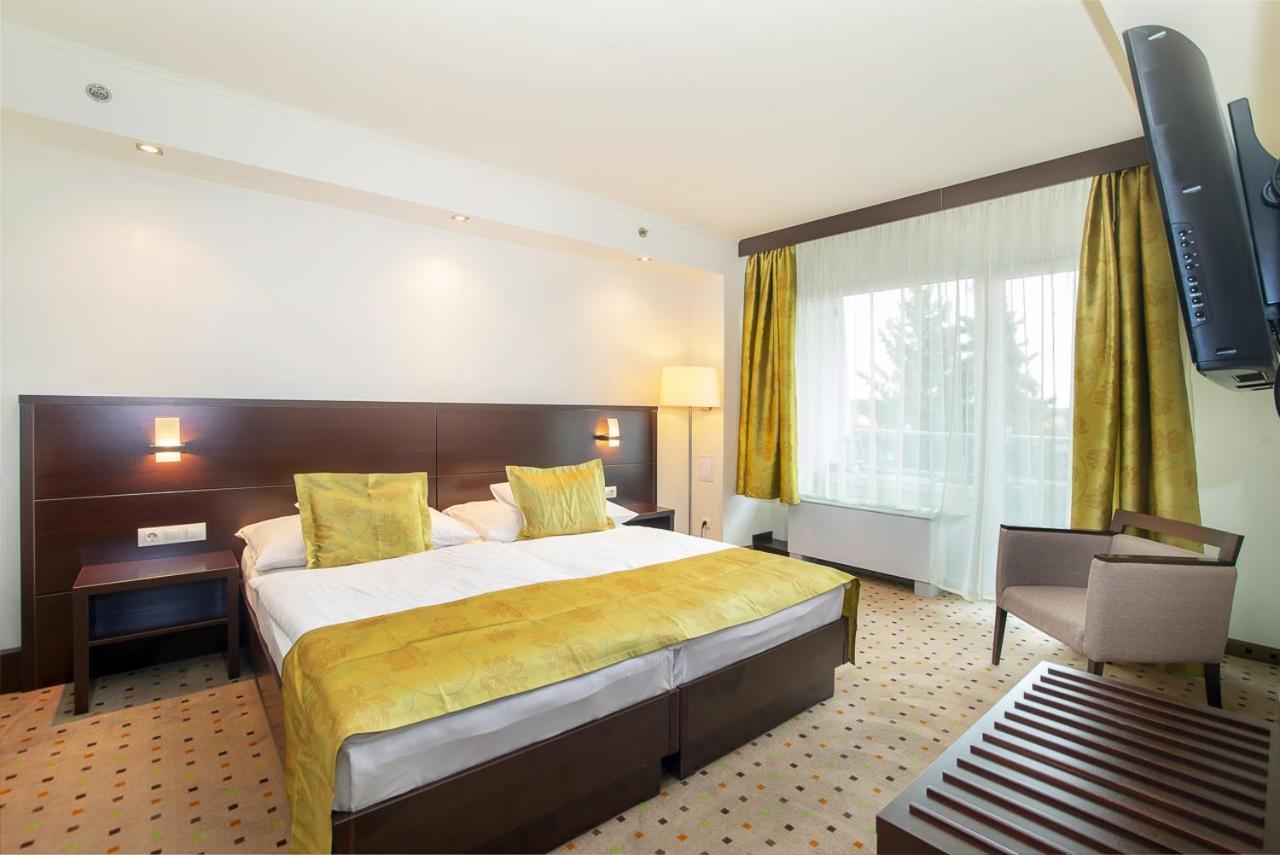 Hunguest Hotel 귤러 외부 사진