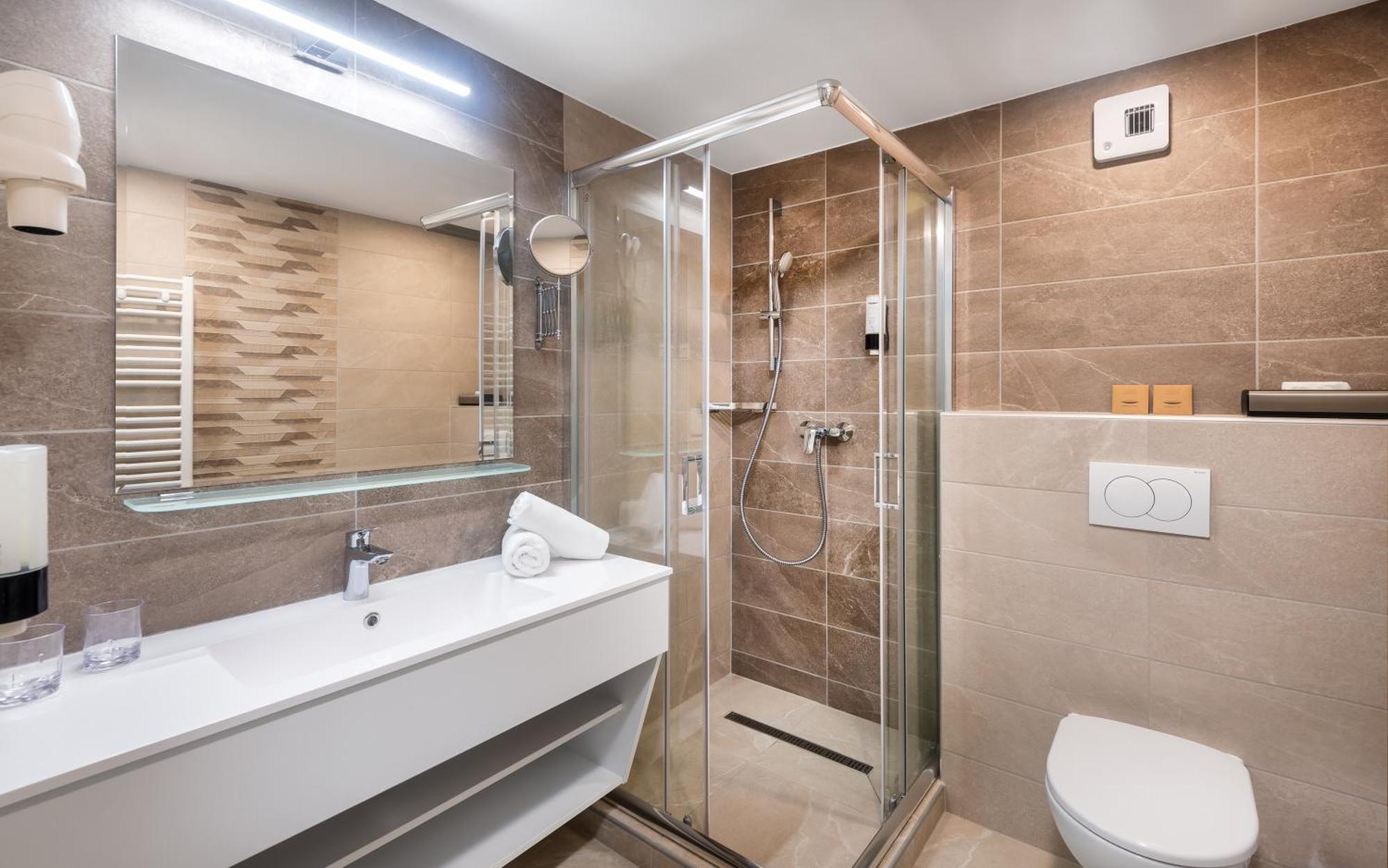 Hunguest Hotel 귤러 외부 사진