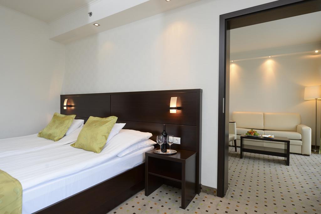 Hunguest Hotel 귤러 외부 사진